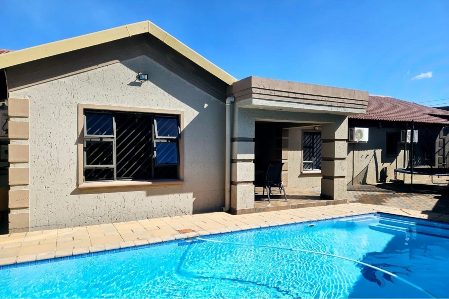 4 Bedroom Property for Sale in Lenasia South Gauteng