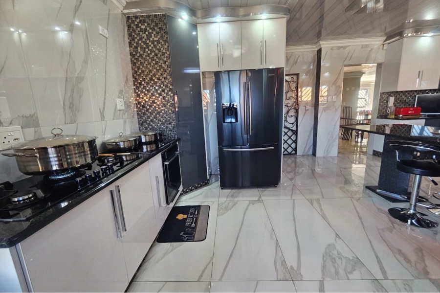 4 Bedroom Property for Sale in Lenasia South Gauteng