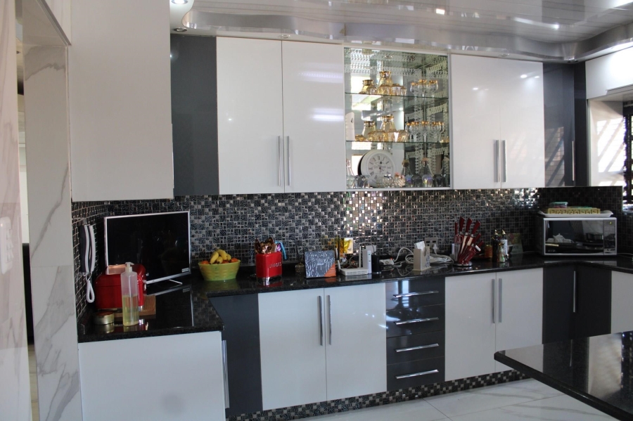 4 Bedroom Property for Sale in Lenasia South Gauteng