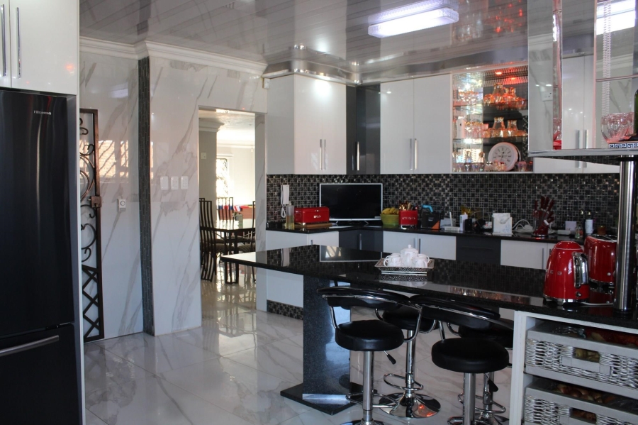 4 Bedroom Property for Sale in Lenasia South Gauteng