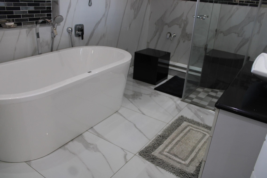 4 Bedroom Property for Sale in Lenasia South Gauteng