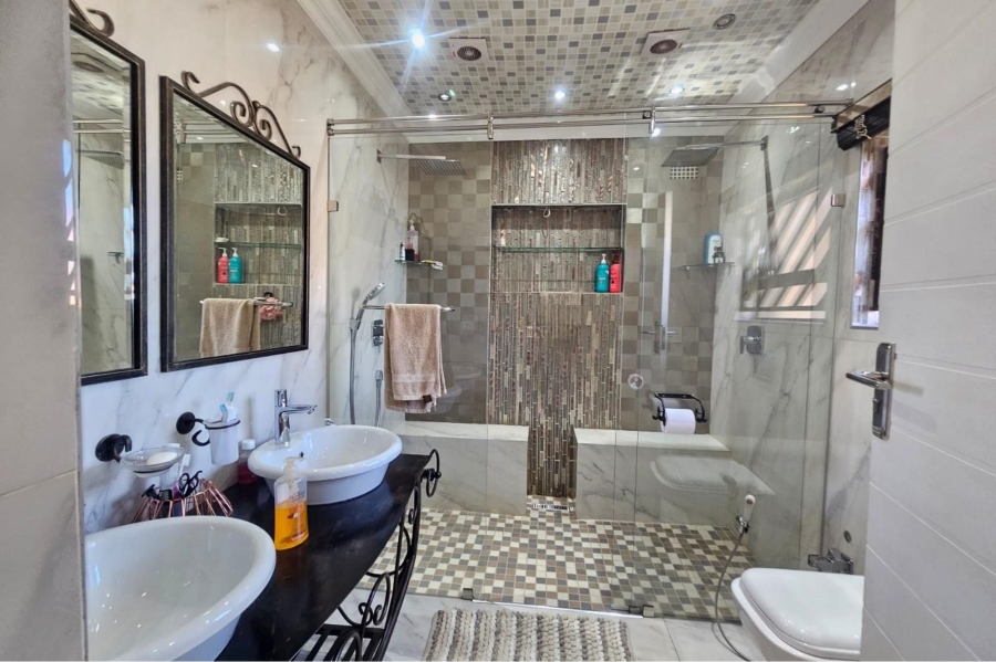 4 Bedroom Property for Sale in Lenasia South Gauteng
