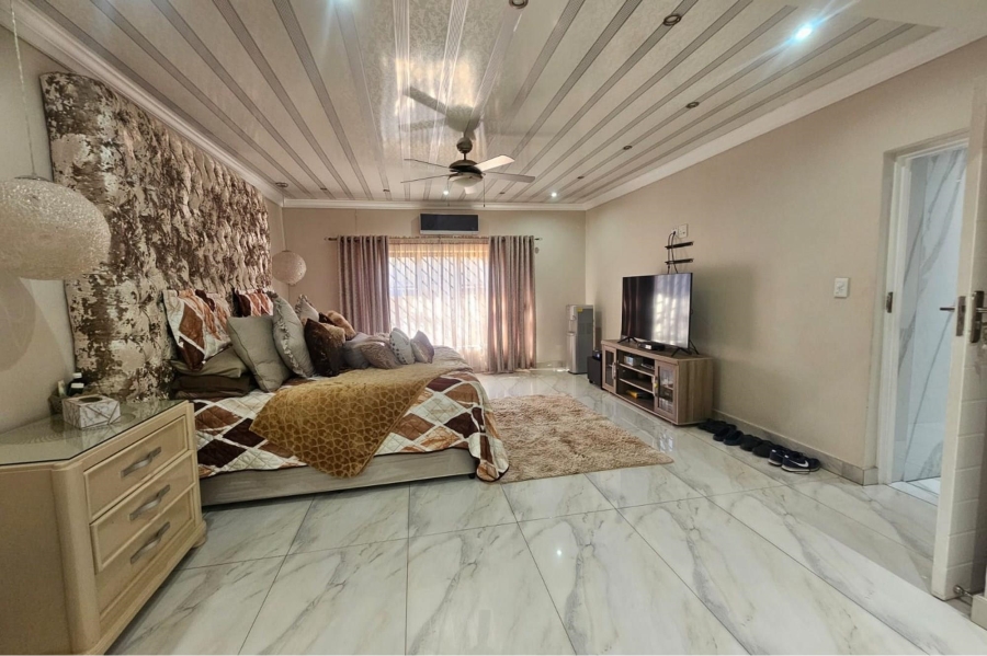 4 Bedroom Property for Sale in Lenasia South Gauteng