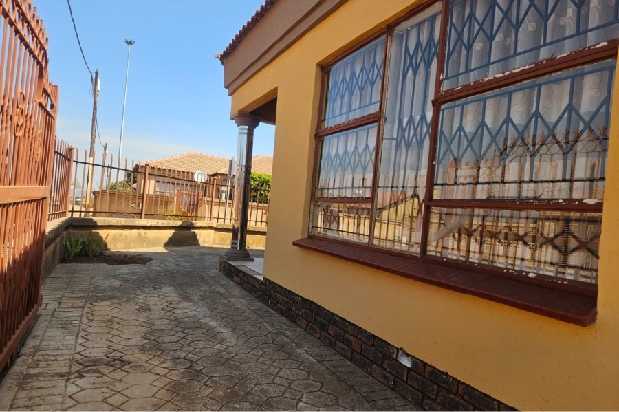 2 Bedroom Property for Sale in Soshanguve South Ext 1 Gauteng