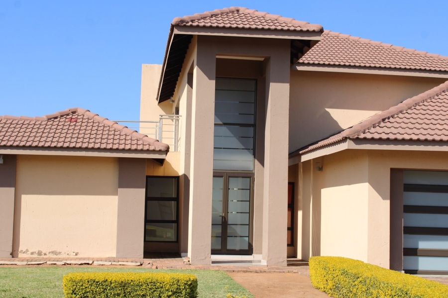 5 Bedroom Property for Sale in Theresa Park Gauteng