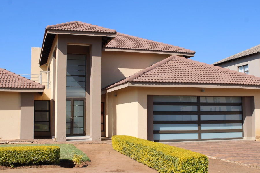 5 Bedroom Property for Sale in Theresa Park Gauteng