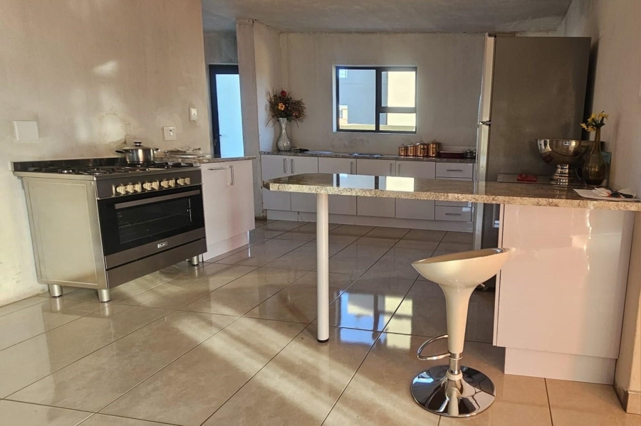 5 Bedroom Property for Sale in Theresa Park Gauteng