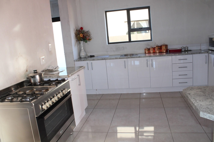 5 Bedroom Property for Sale in Theresa Park Gauteng