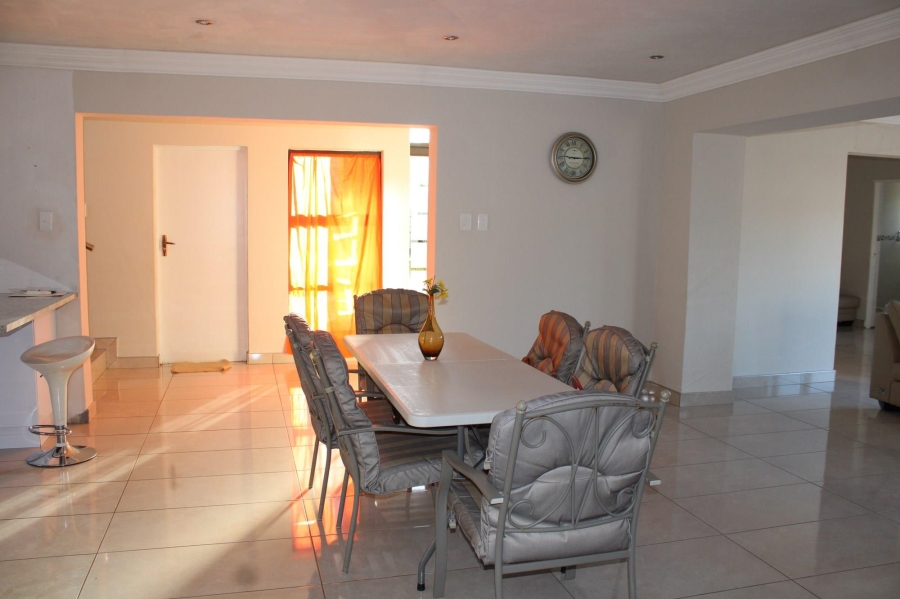 5 Bedroom Property for Sale in Theresa Park Gauteng
