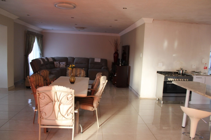 5 Bedroom Property for Sale in Theresa Park Gauteng