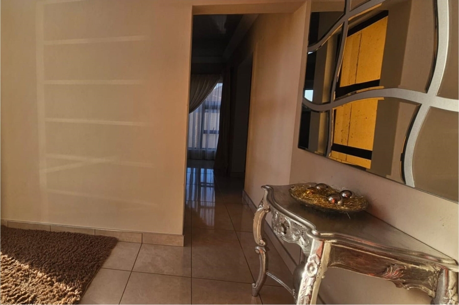 5 Bedroom Property for Sale in Theresa Park Gauteng