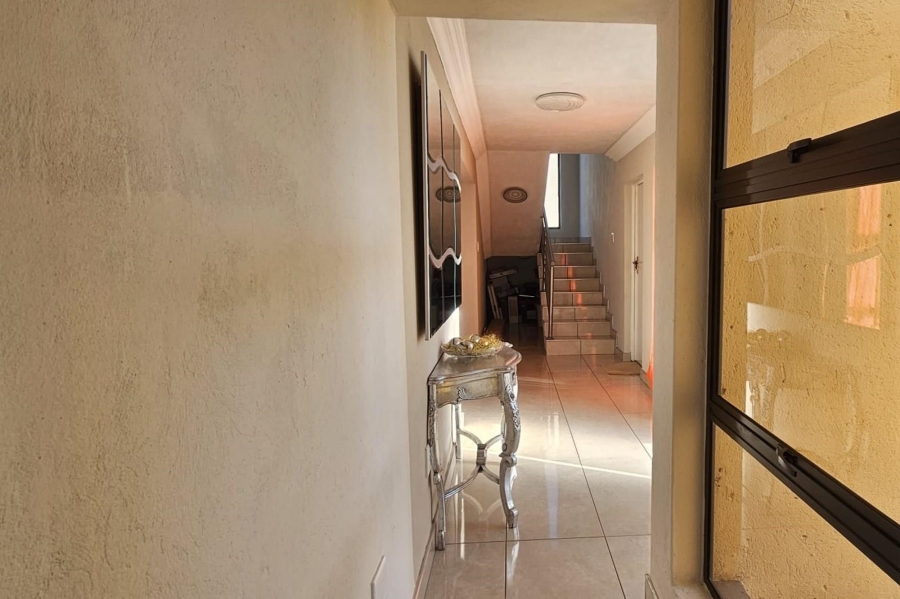 5 Bedroom Property for Sale in Theresa Park Gauteng