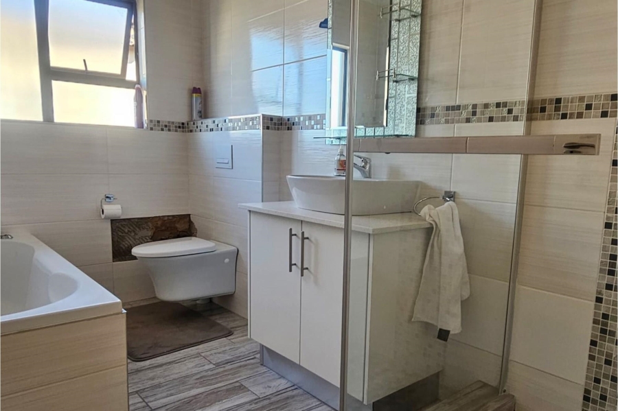 5 Bedroom Property for Sale in Theresa Park Gauteng