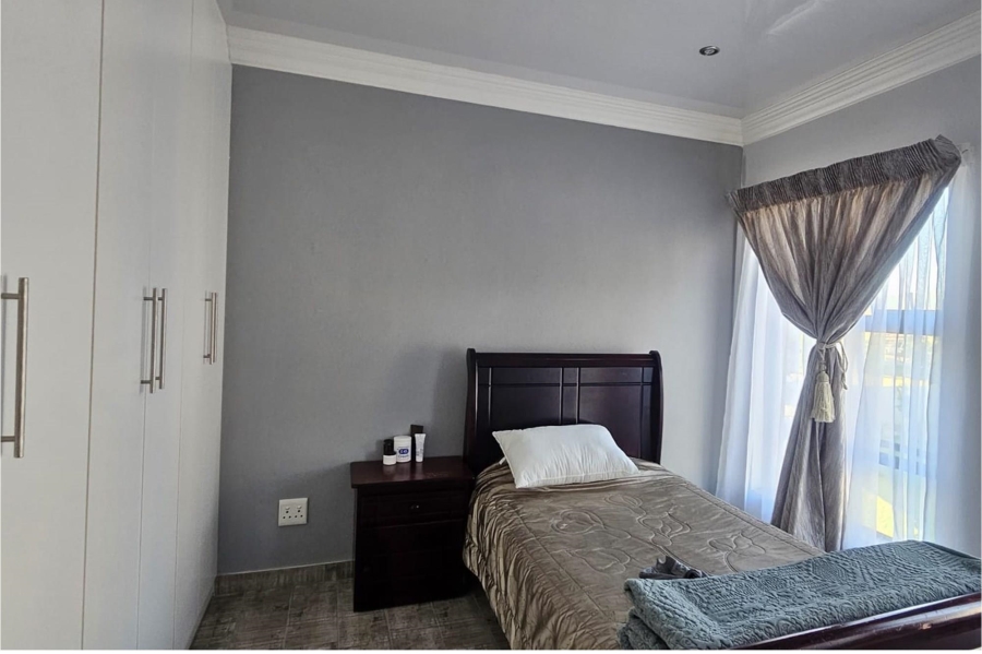 5 Bedroom Property for Sale in Theresa Park Gauteng