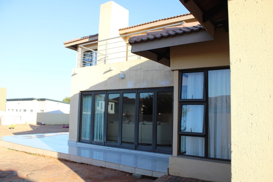 5 Bedroom Property for Sale in Theresa Park Gauteng