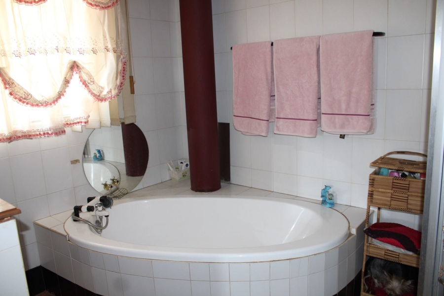 6 Bedroom Property for Sale in Amandasig Gauteng