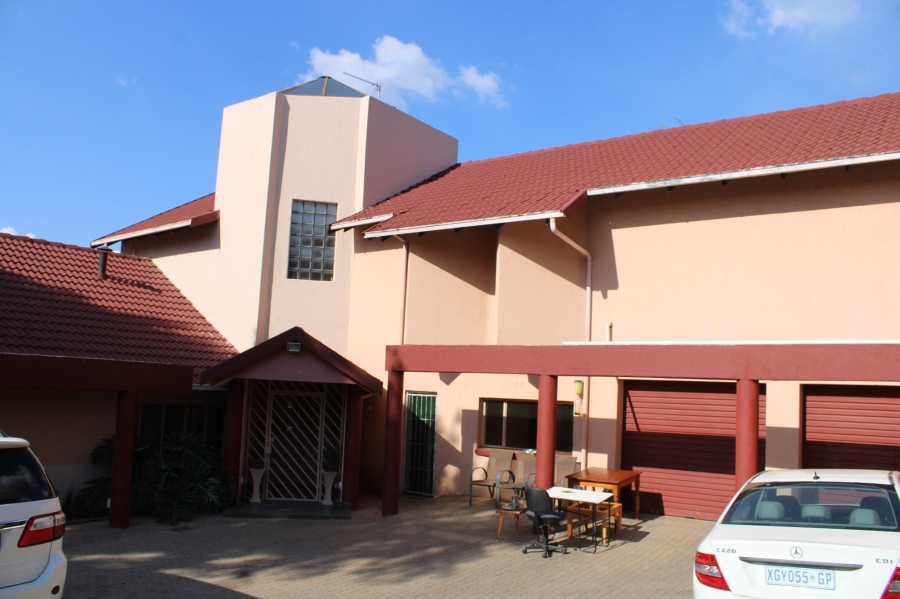 6 Bedroom Property for Sale in Amandasig Gauteng