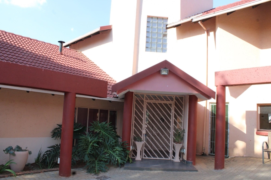 6 Bedroom Property for Sale in Amandasig Gauteng