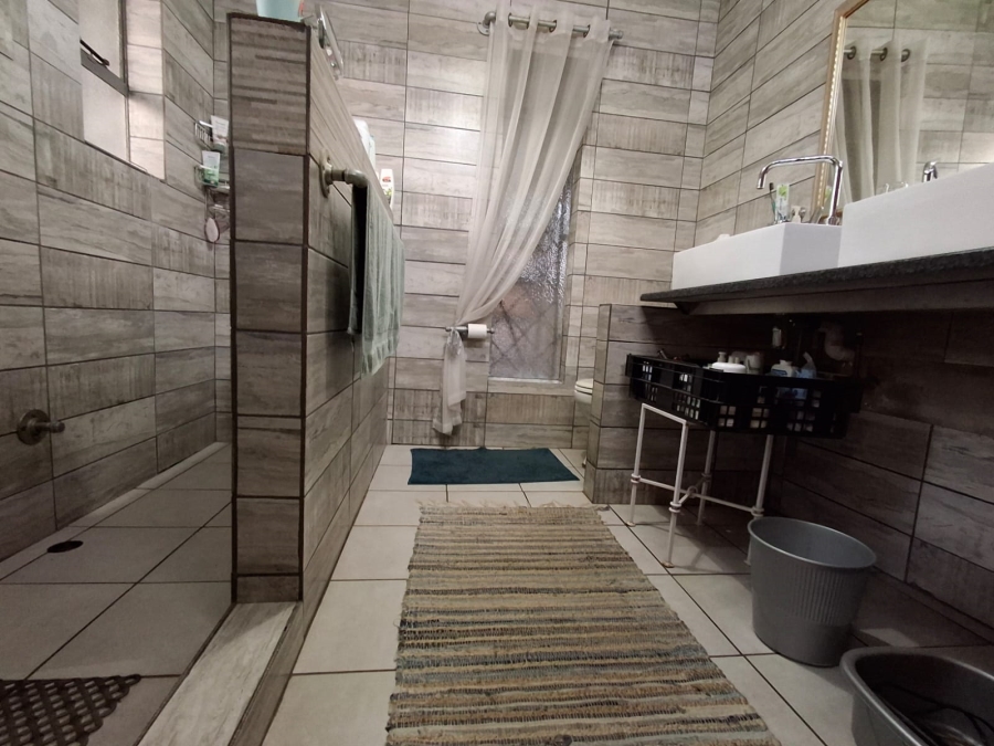 3 Bedroom Property for Sale in Tileba Gauteng