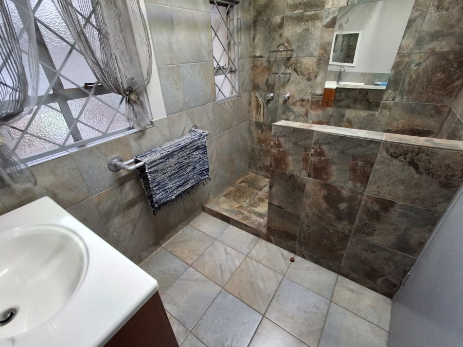 3 Bedroom Property for Sale in Tileba Gauteng