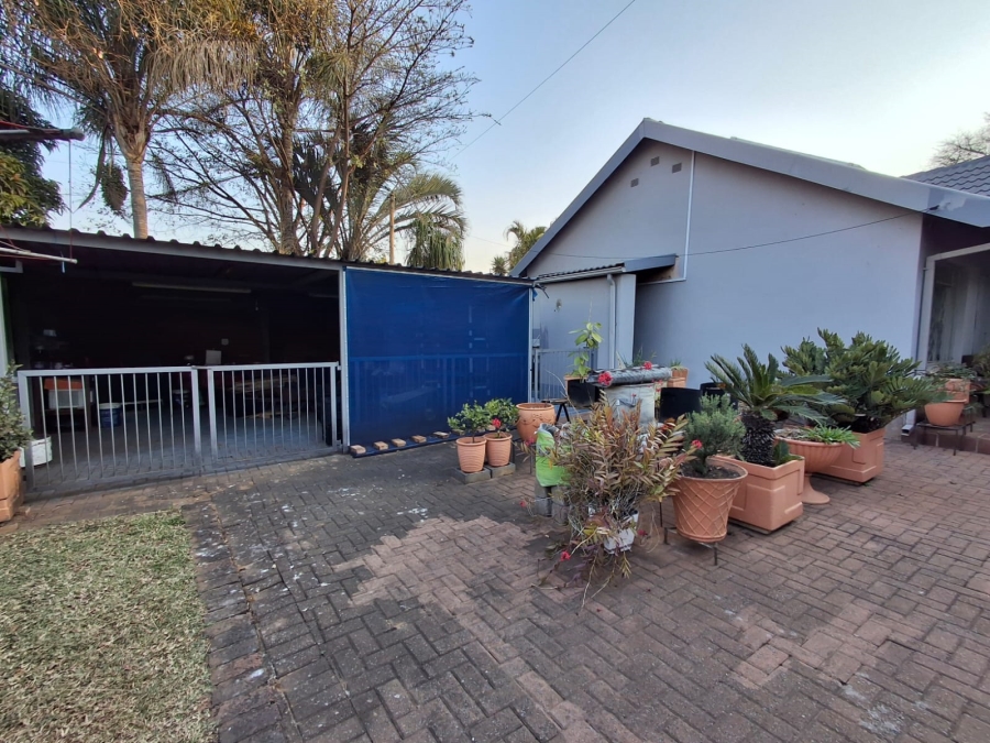 3 Bedroom Property for Sale in Tileba Gauteng