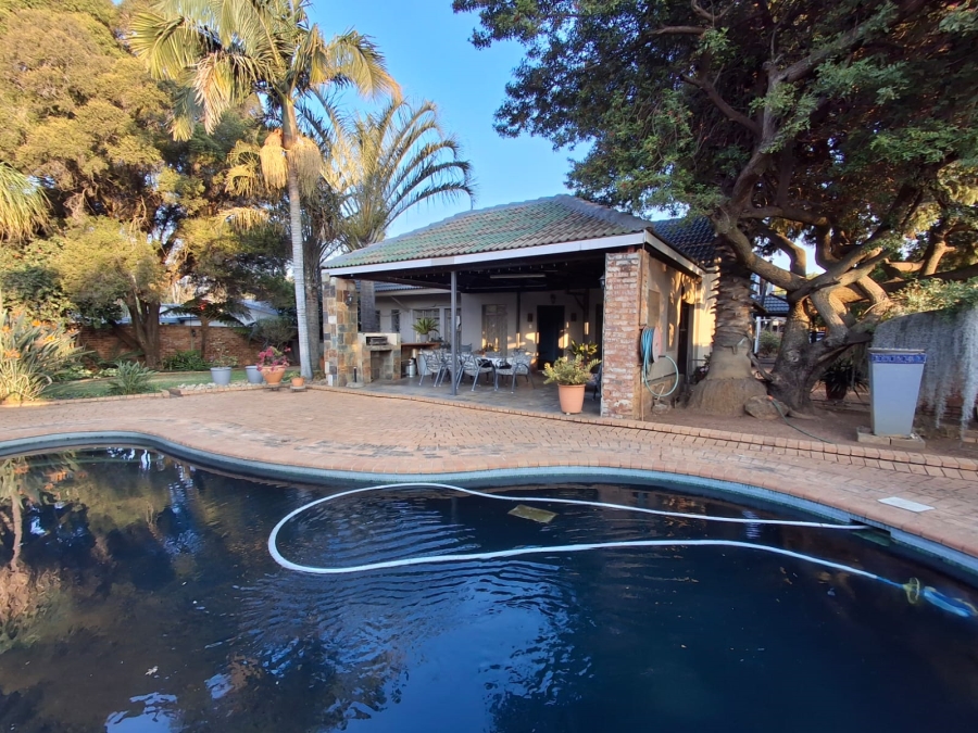 3 Bedroom Property for Sale in Tileba Gauteng