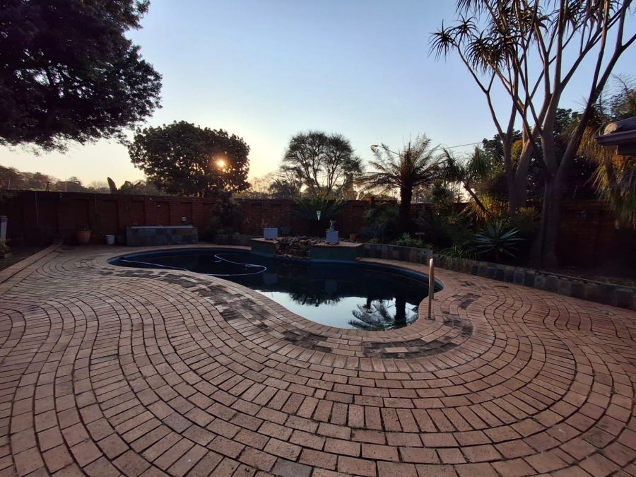 3 Bedroom Property for Sale in Tileba Gauteng