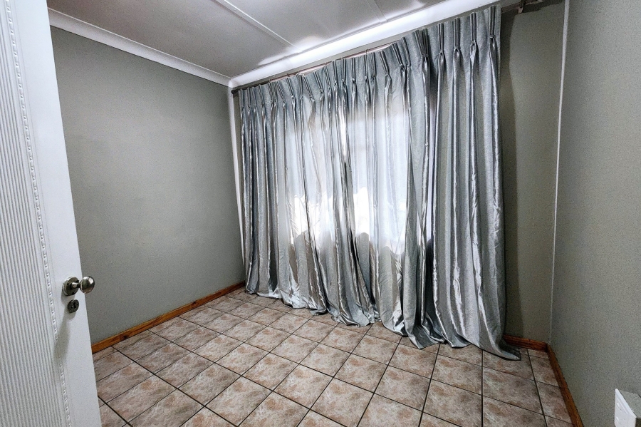 3 Bedroom Property for Sale in Valhalla Gauteng