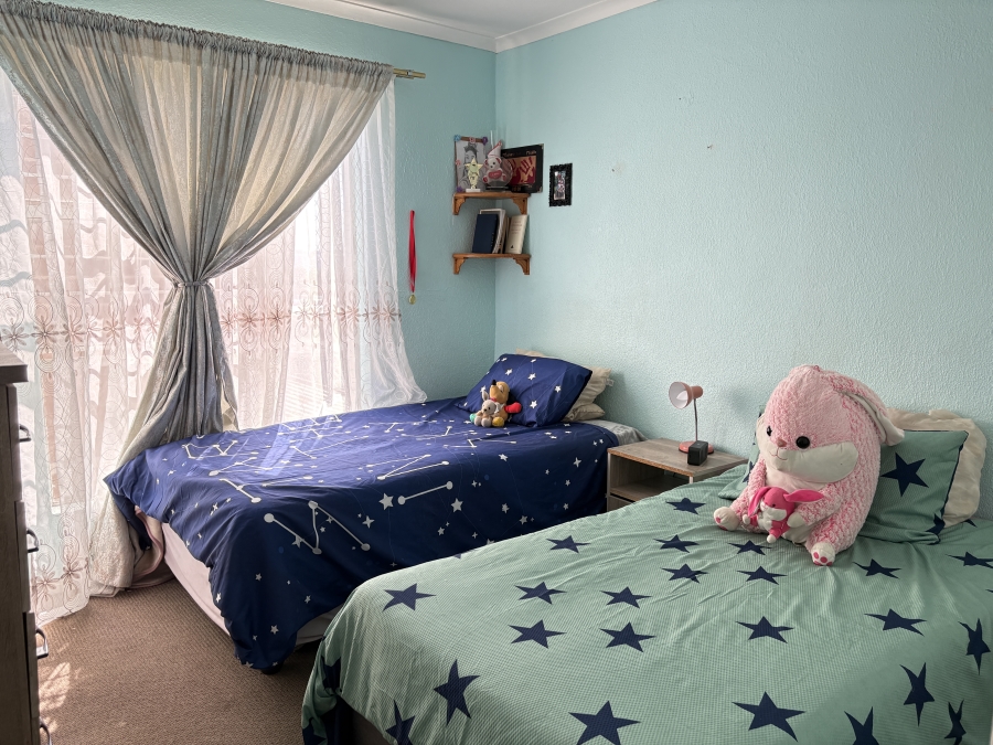3 Bedroom Property for Sale in Radiokop Gauteng