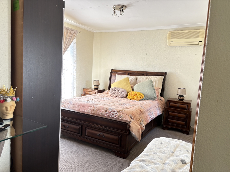 3 Bedroom Property for Sale in Radiokop Gauteng