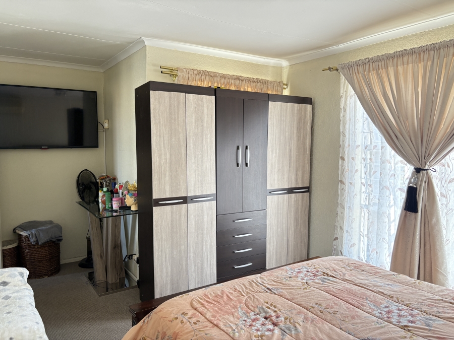 3 Bedroom Property for Sale in Radiokop Gauteng