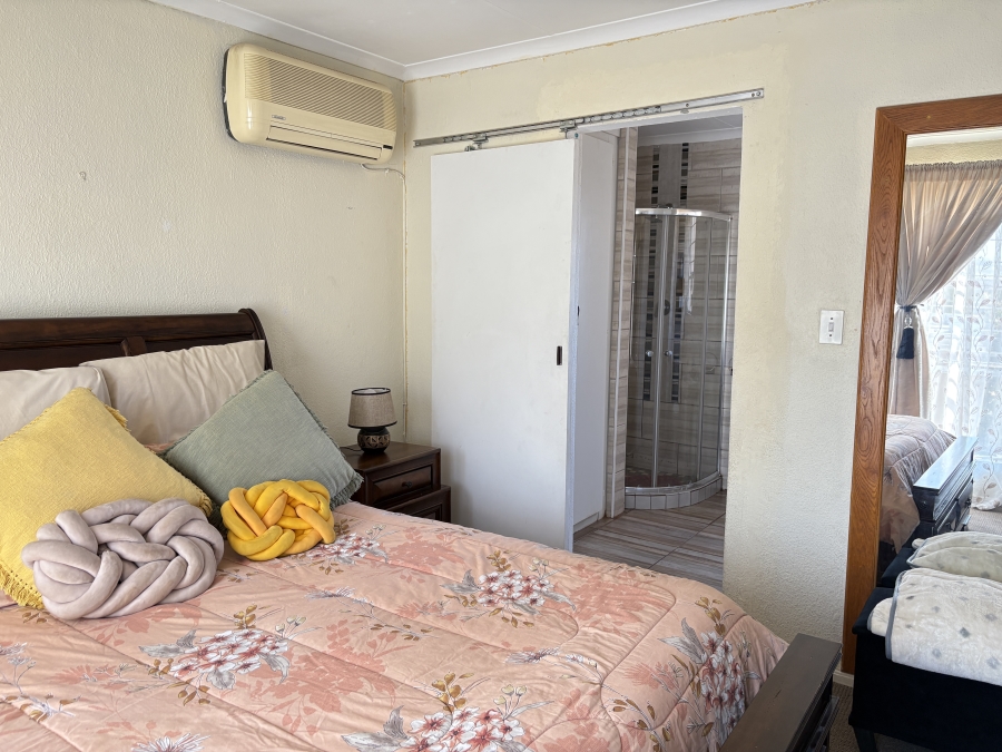 3 Bedroom Property for Sale in Radiokop Gauteng
