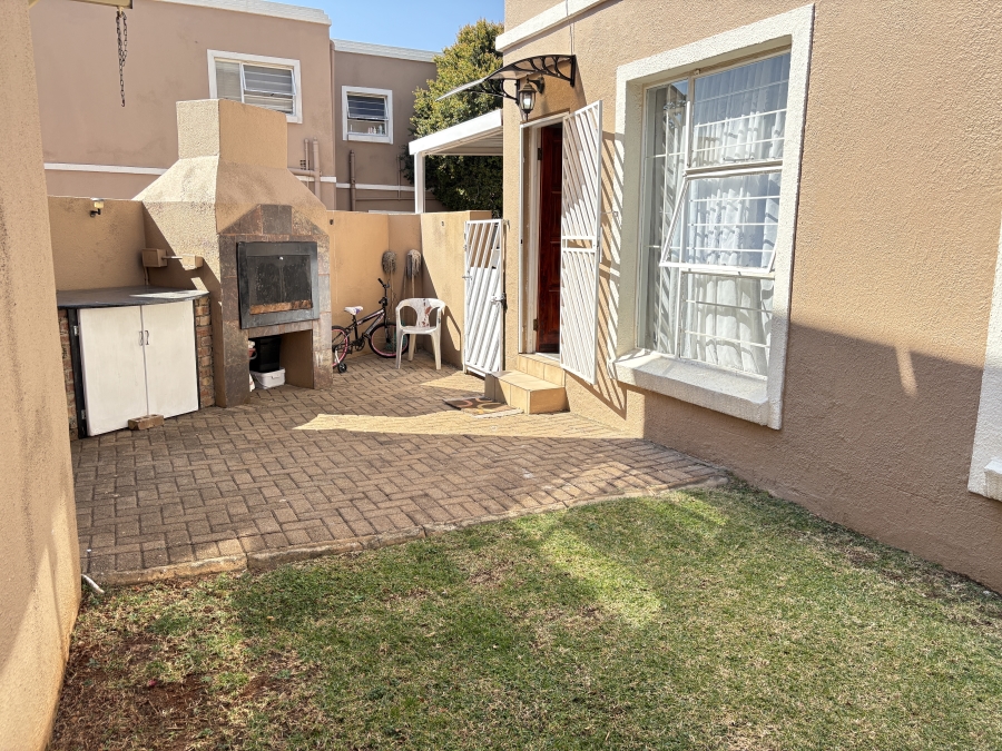 3 Bedroom Property for Sale in Radiokop Gauteng