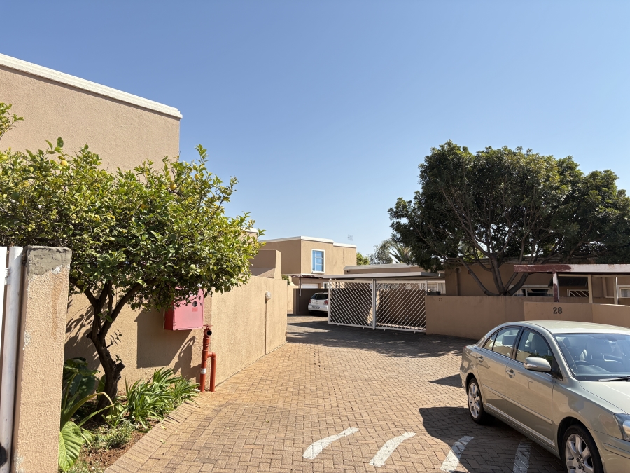 3 Bedroom Property for Sale in Radiokop Gauteng