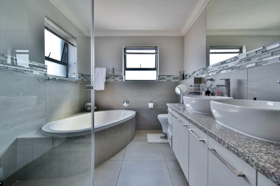 3 Bedroom Property for Sale in Midstream Meadows Gauteng