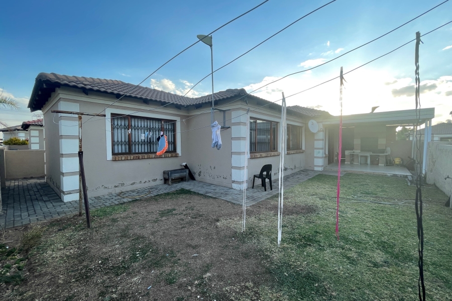 3 Bedroom Property for Sale in Arundo Estate Gauteng