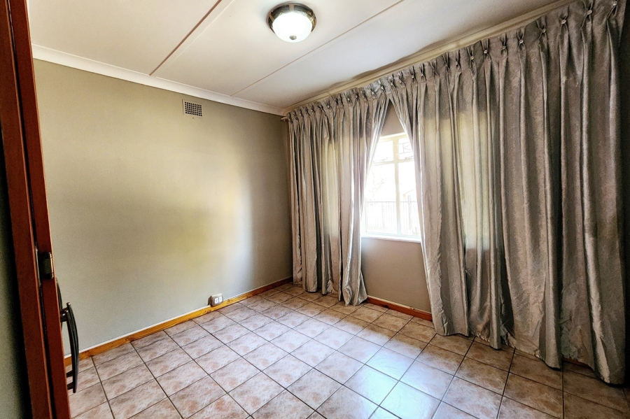 3 Bedroom Property for Sale in Valhalla Gauteng