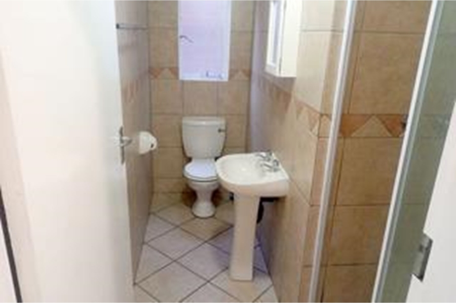 2 Bedroom Property for Sale in Vorna Valley Gauteng