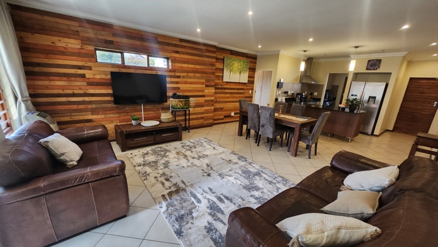 3 Bedroom Property for Sale in Monavoni Gauteng