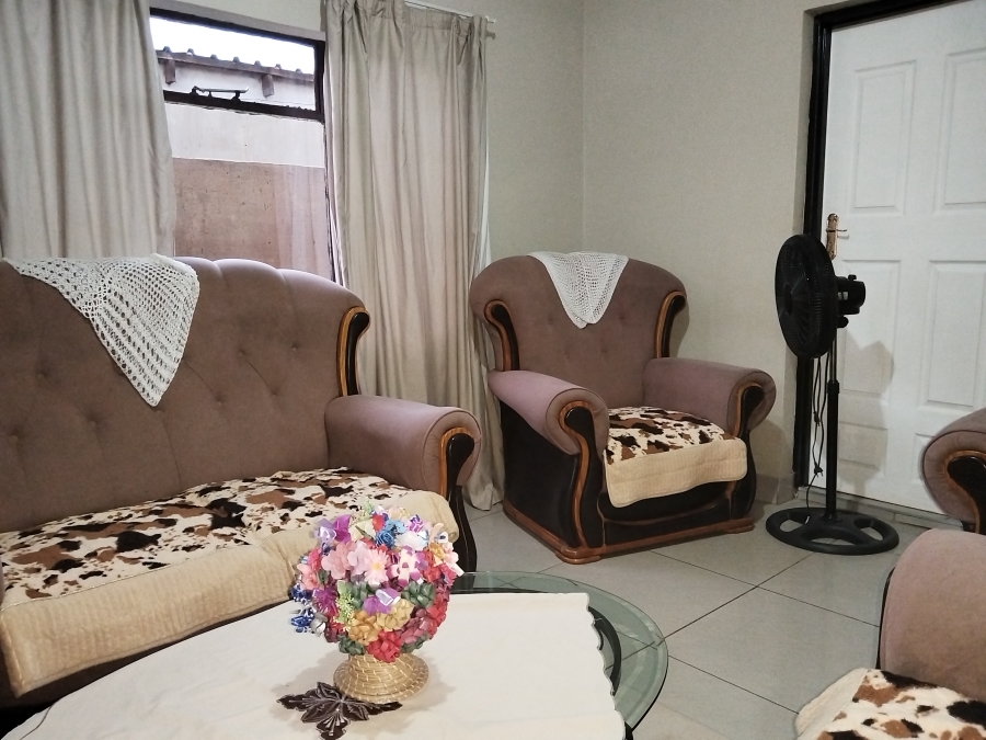 2 Bedroom Property for Sale in Boitumelo Gauteng