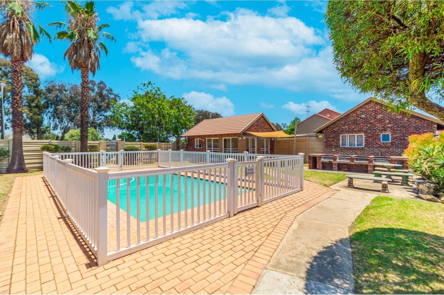 2 Bedroom Property for Sale in Eden Glen Gauteng