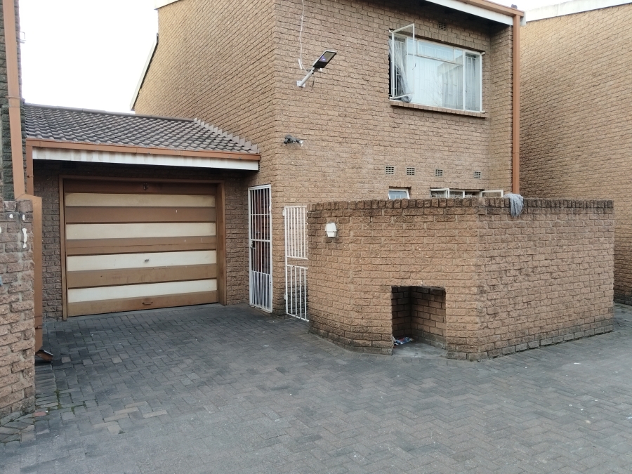 2 Bedroom Property for Sale in Vereeniging Gauteng