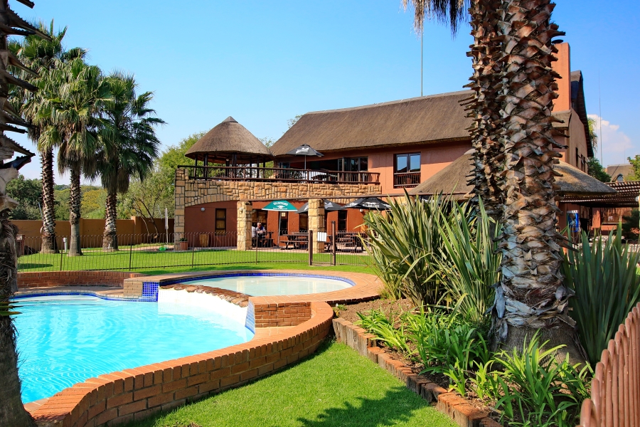 To Let 2 Bedroom Property for Rent in Fourways Gauteng