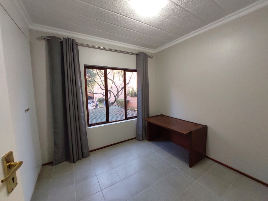 To Let 2 Bedroom Property for Rent in Fourways Gauteng