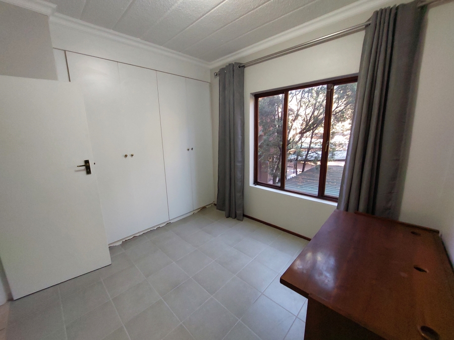 To Let 2 Bedroom Property for Rent in Fourways Gauteng