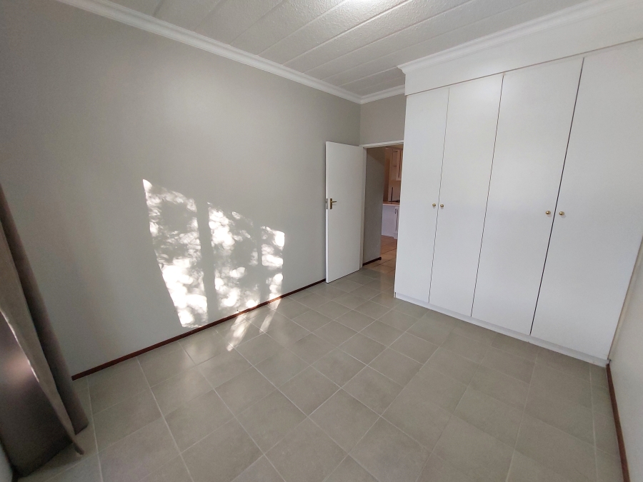To Let 2 Bedroom Property for Rent in Fourways Gauteng