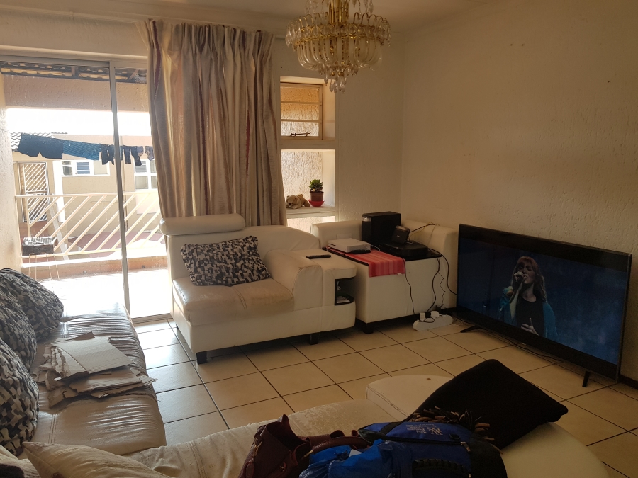 2 Bedroom Property for Sale in Mondeor Gauteng
