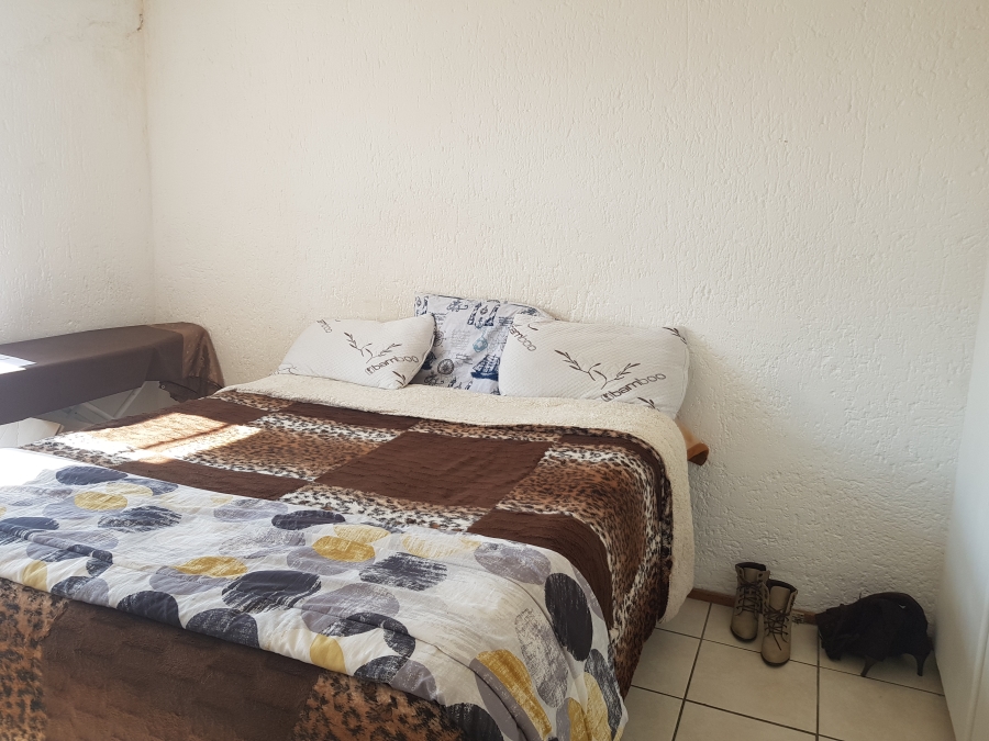 2 Bedroom Property for Sale in Mondeor Gauteng
