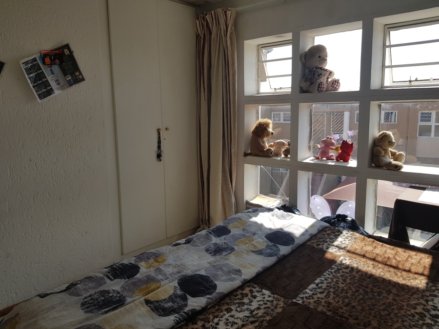 2 Bedroom Property for Sale in Mondeor Gauteng