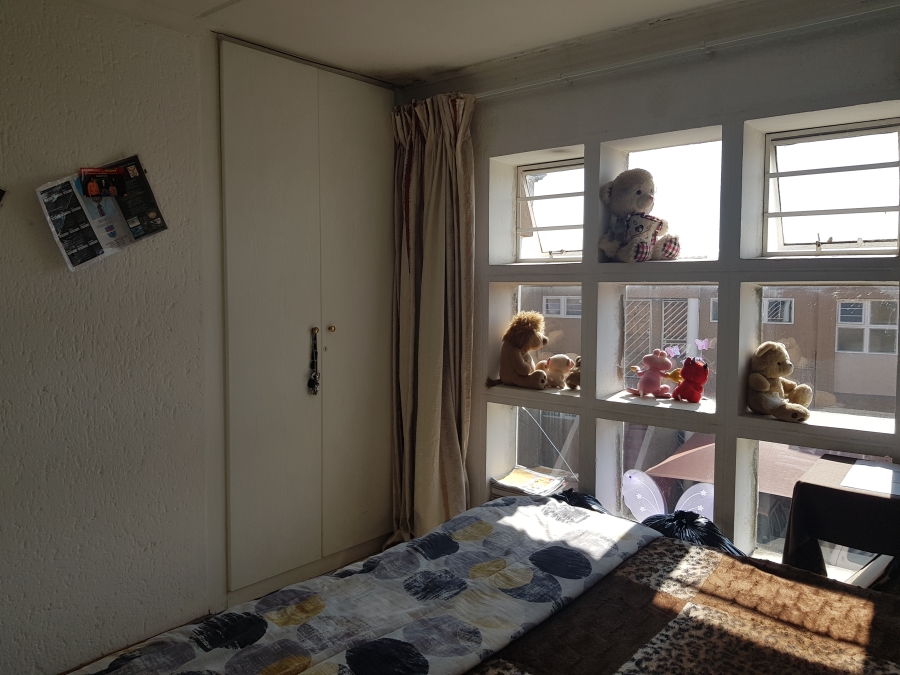 2 Bedroom Property for Sale in Mondeor Gauteng